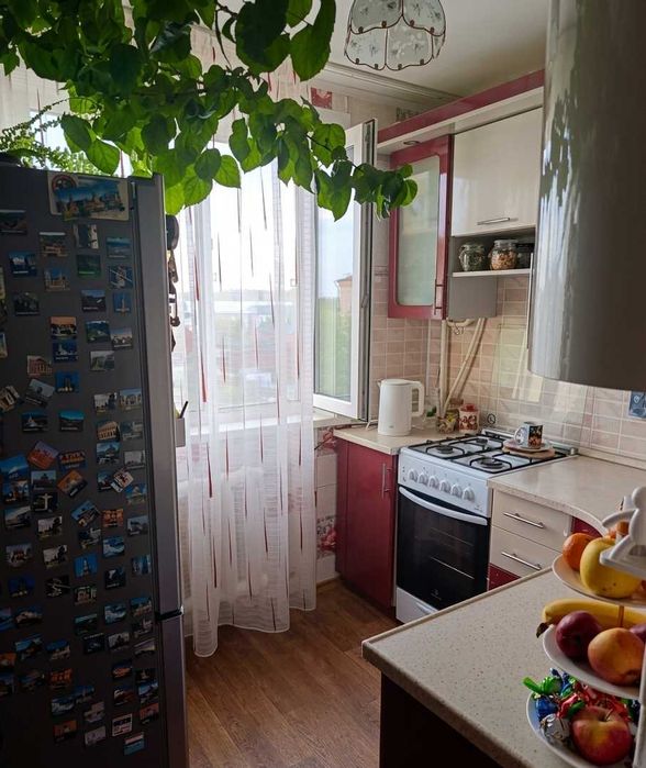 Продам 2 ком у стадиона карасай