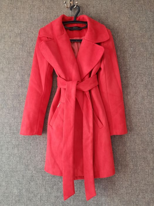 Проодам женские вещи.