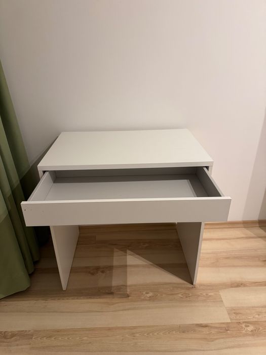 Компактно бюро / тоалетка