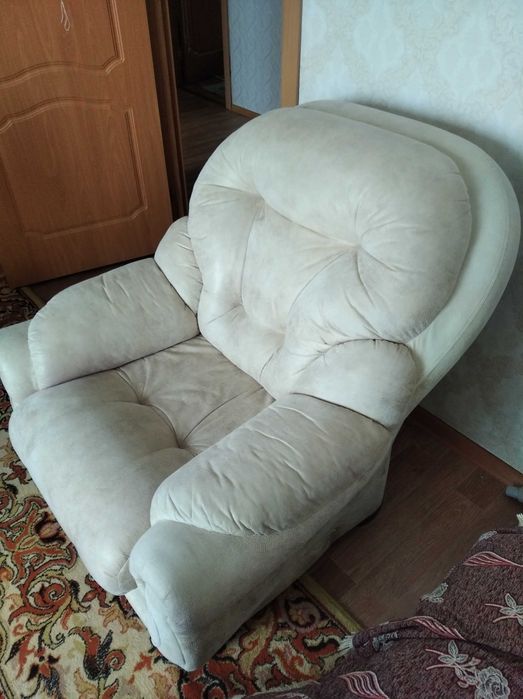 Два кресла ЭКО кожа