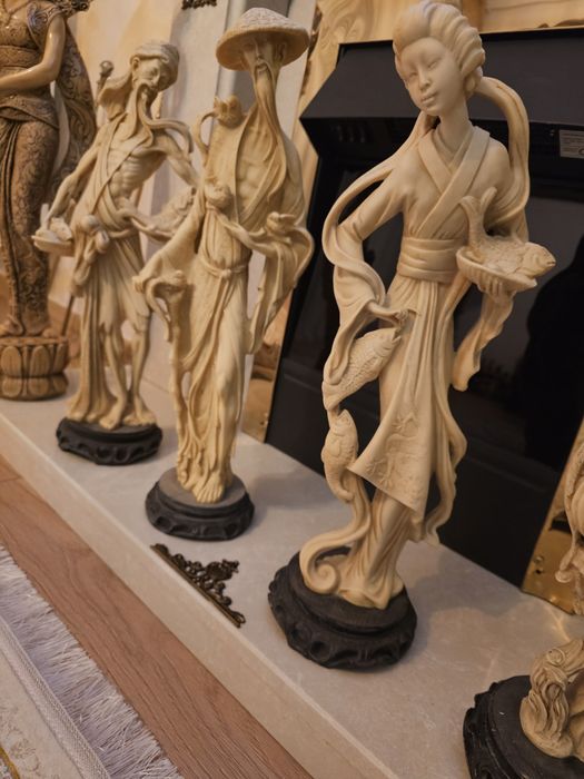 Statuete rasina f frumoase
