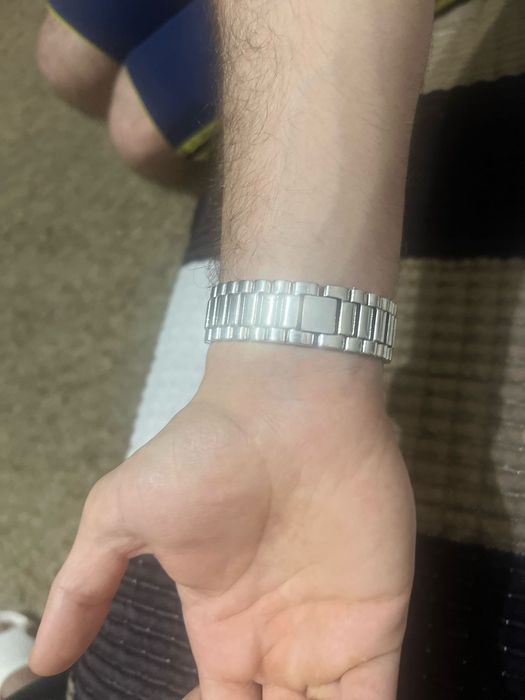 Продаю часы серебро