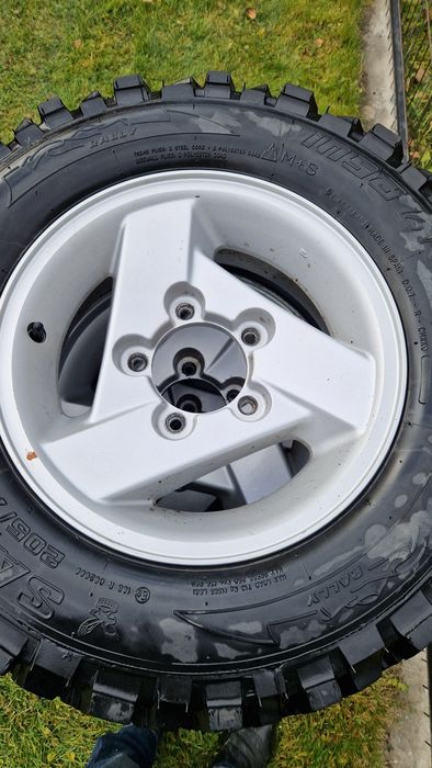 Jante cu anvelope off road