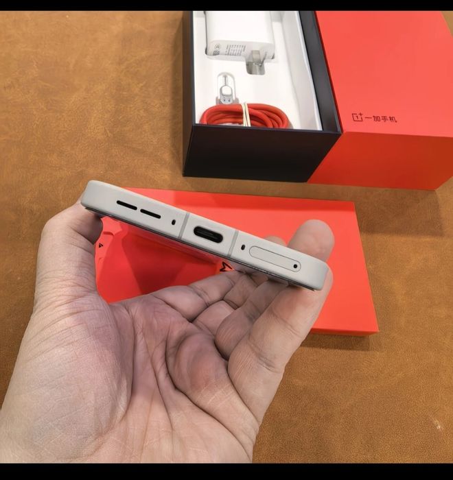 OnePlus 15 Китайская версия