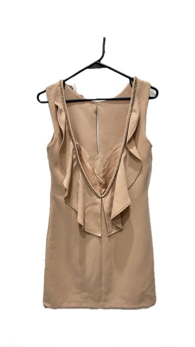 Бежевоее  платье