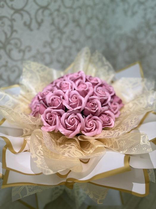 Букет пышный из роз