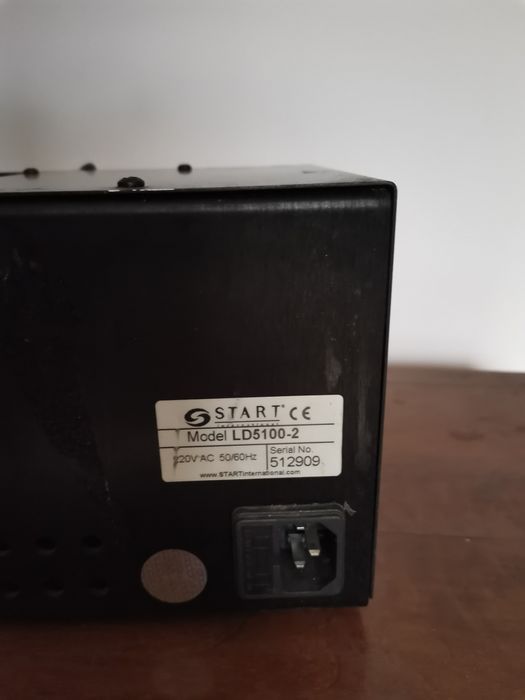 Vând dispenser de etichete