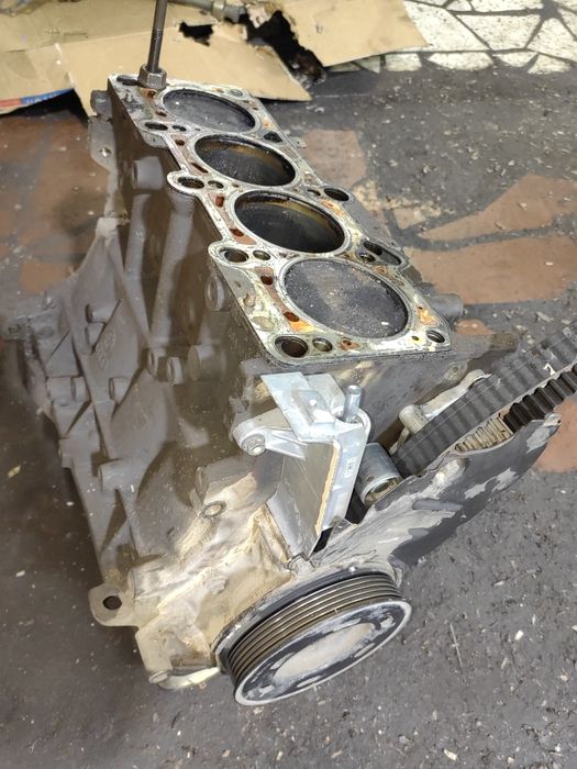 Продам блок  на гольф 4