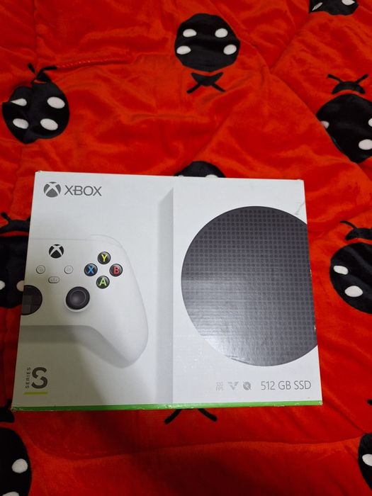 Vând Xbox Serios S
