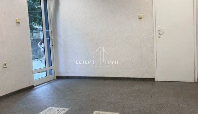 Дава се под наем Офис в Варна, Център - 22 кв.м за 229.5 € - Снимка #1