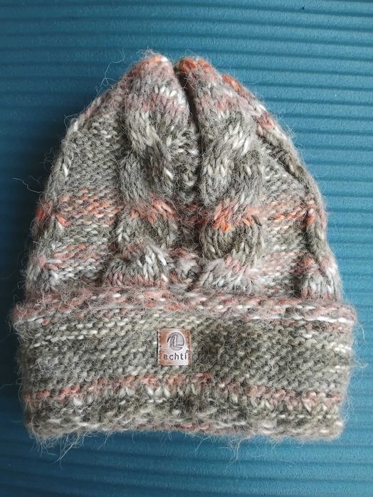 Луксозна Вълнена Зимна Шапка Achti