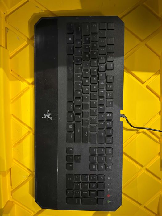 tastaturi old school si docking station