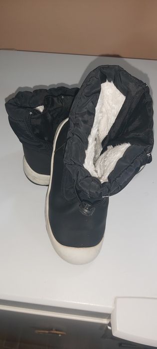 Vand cizmulite fetita imblanite marimea 32