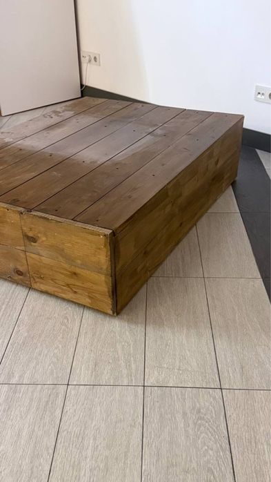 Подиум для педикбра дерево