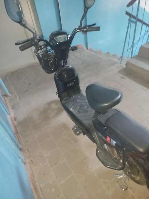 Продам электро скутер SK8