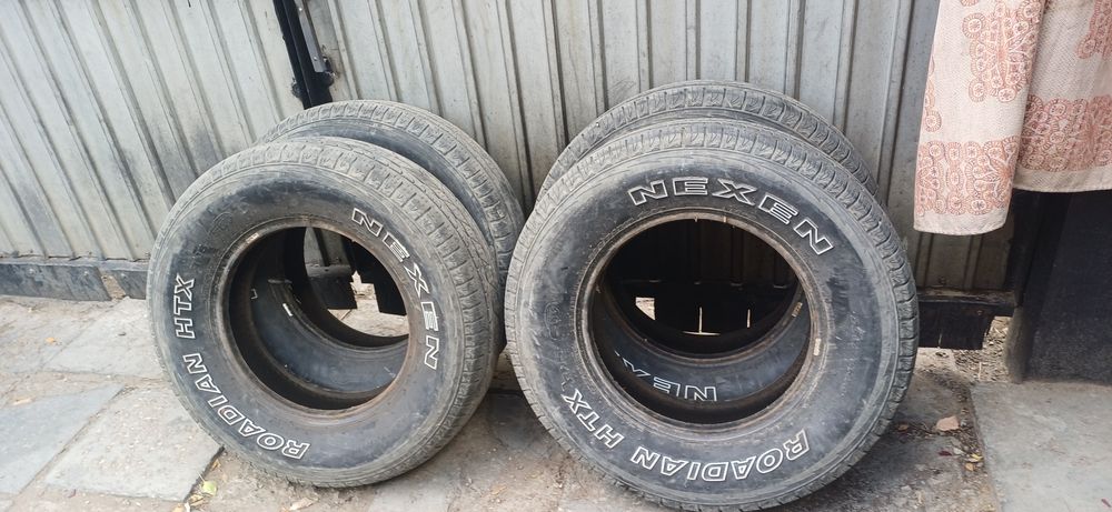 Продам покрышки на внедорожник