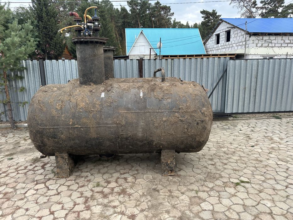 Продам газгольдер 5куб 2шт