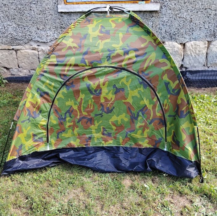 Четириместна, водонепромокаема палатка 208 X 208см