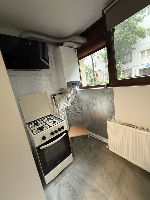 Vand apartament  2 camere