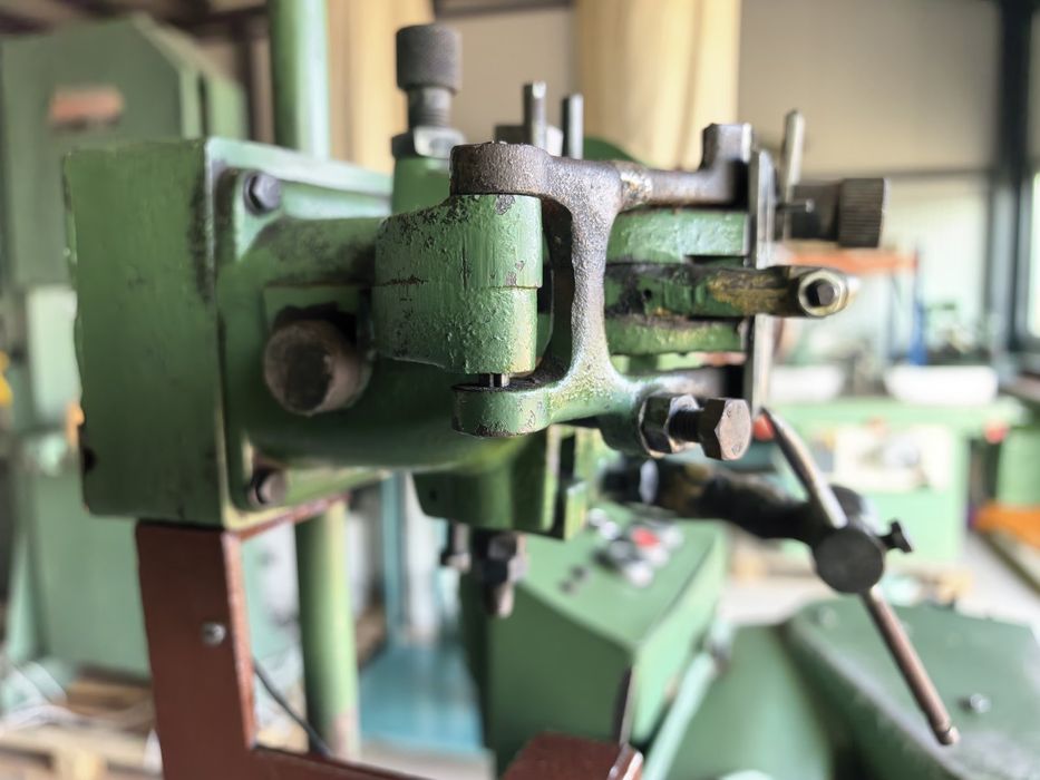 Автоматична точиларка и чапразило за банциг ленти, монофазна