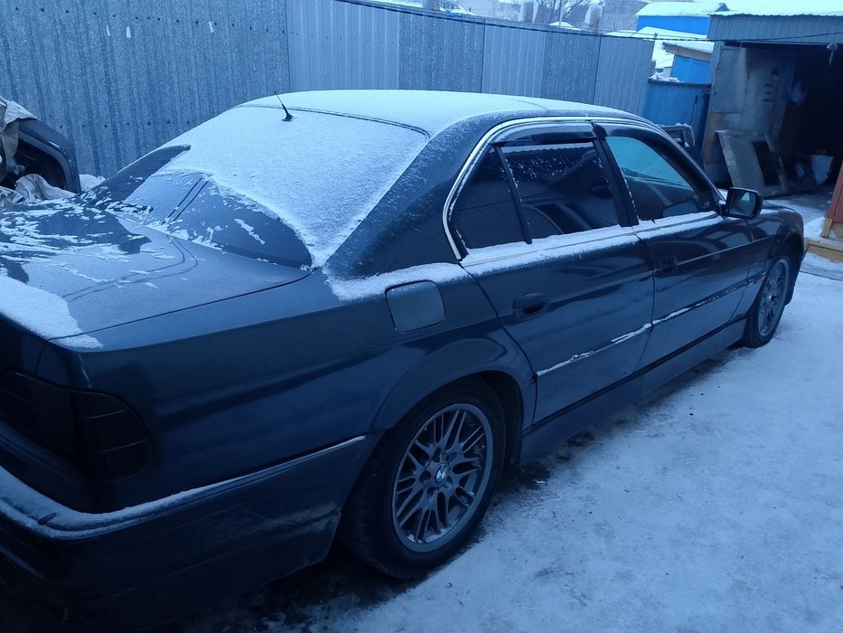 Продам БМВ е 38 год 1995