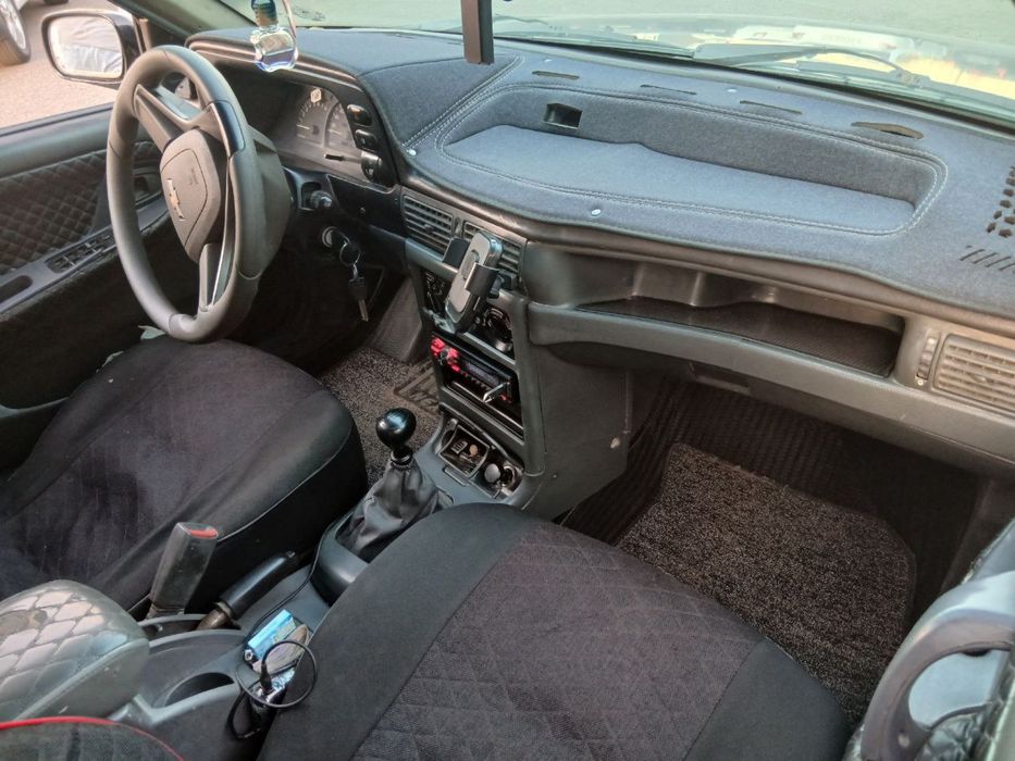 Nexiya 2001 yili yurib turgan moshina