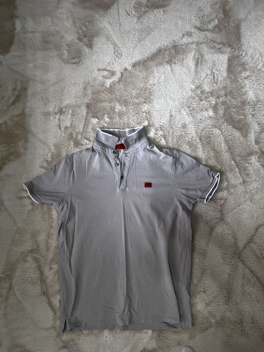 Hugo Boss тениска с копчета