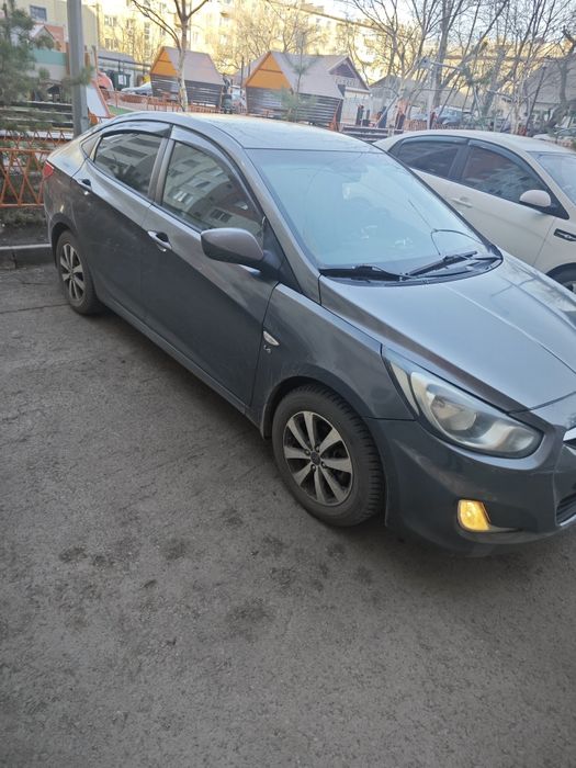 Хундай аксент 2012