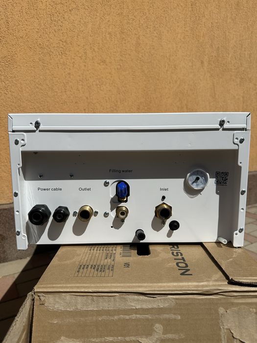 Vând centrală electrică Ferroli, putere 6 kW, alimentare pe curent electric.