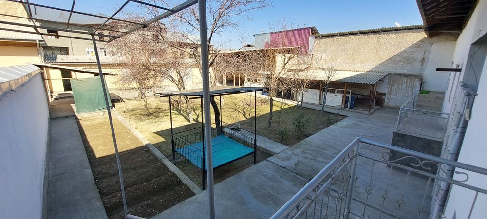 Андижонда Продаётся уй 6 Соток                             5хона  1.5