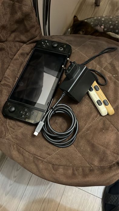 Продаю Nintendo switch прошитый