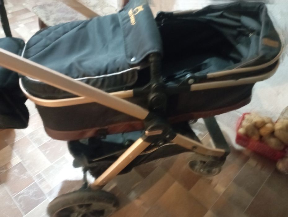 Продам коляску 2 в 1
