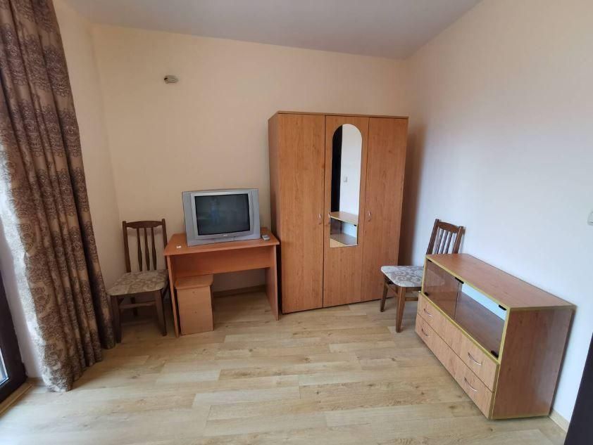 Двустаен апартамент, под наем, кв. Колхозен пазар