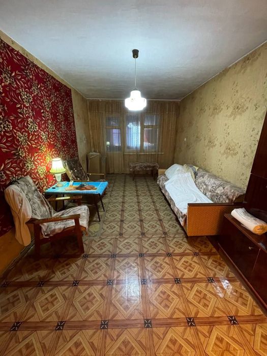 Город Ахангаран. 3/4/4, кирпич, не торцевая, комнаты раздельные.