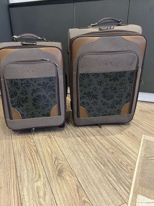 Продам чемоданы