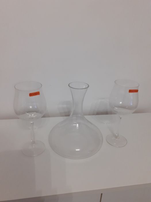 Чинии за ордьоври и лампа