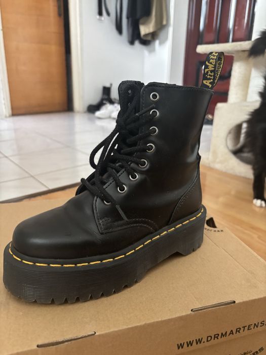 Bocanci dr martens