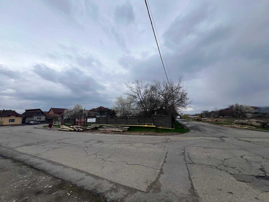 Vând Teren 127mp+Hală 267 mp Hateg str Galbena 47 Intravilan