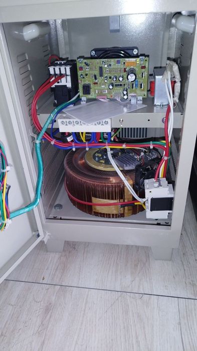 Стабилизатор ANDELI SDW - 15.000 VA навесной 110/250V