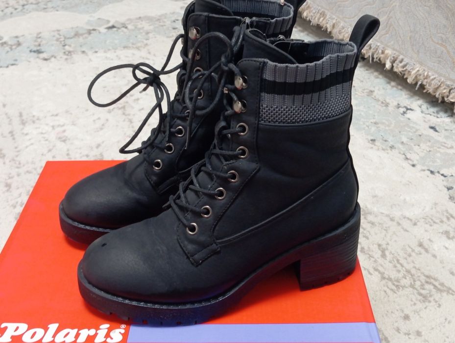 Женские ботинки.