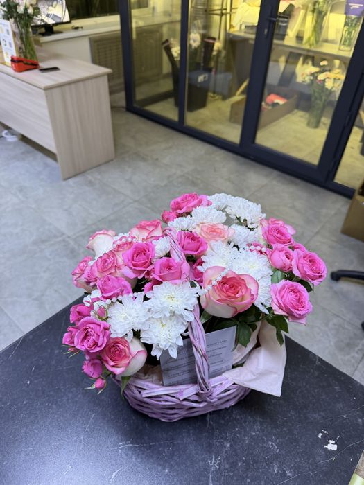 Продается цветы в корзине