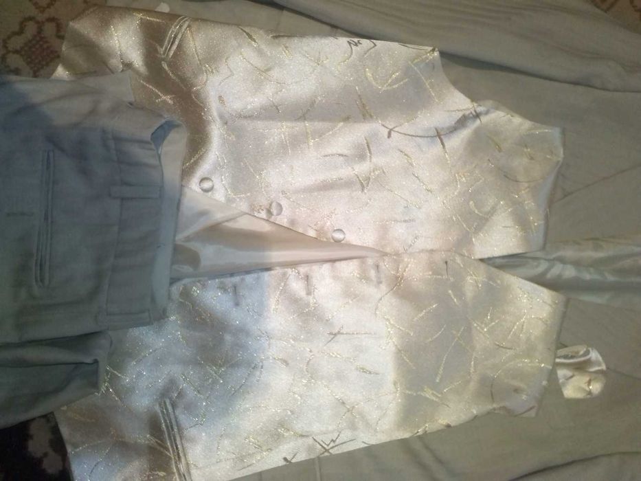 Costum La bionda  mărimea 48 XL