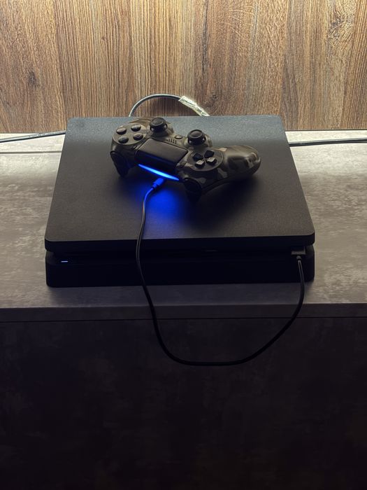 Play station 4 slim