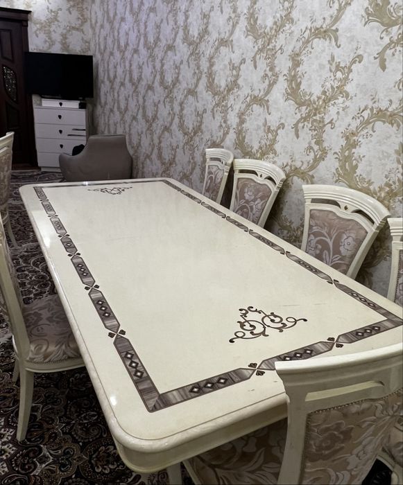 Большой Стол и стулья