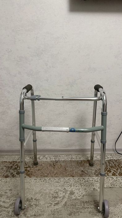 продается ходунок взрослый