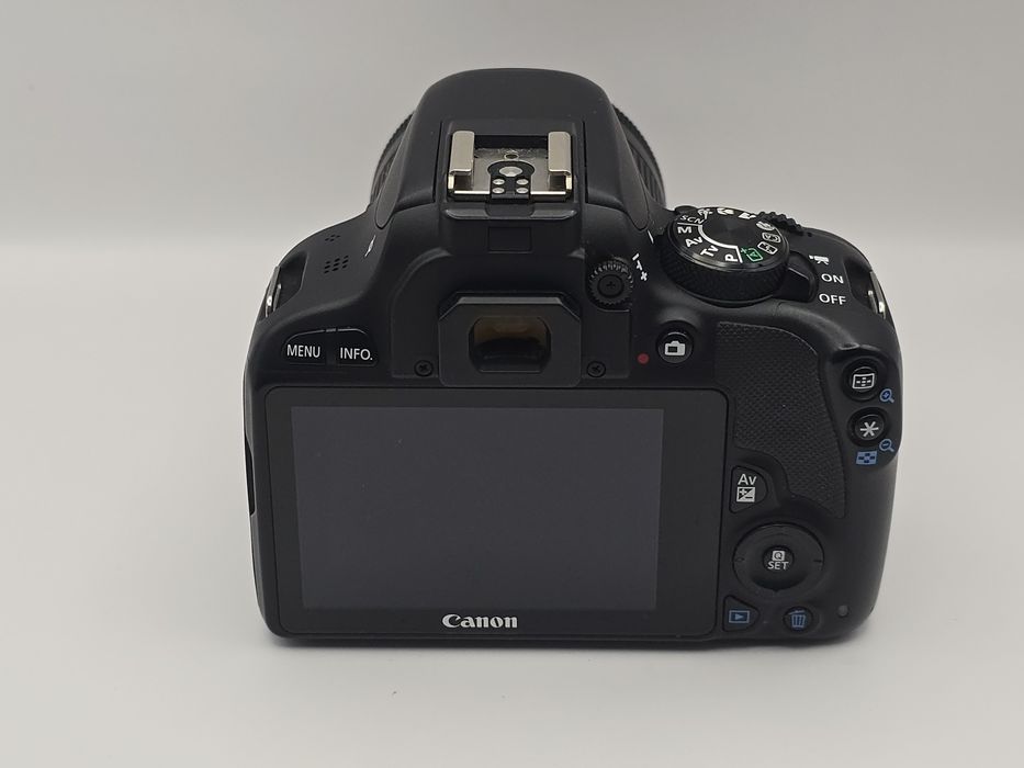 Canon EOS 100D + Obiectiv EF-S 18-55mm IS STM – Doar 13.226 cadre