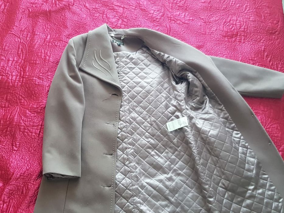 Продам  польто в хорошем состояние.