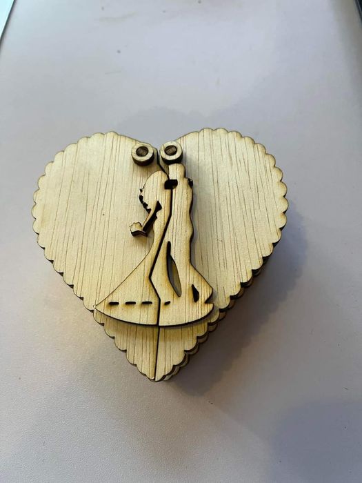 Cutiuța pentru verighete