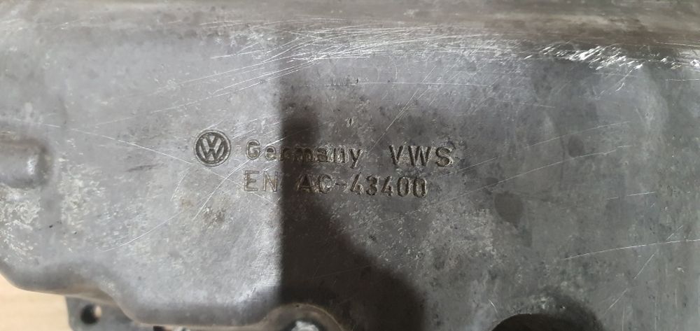 Baie ulei cu senzor 2.0 tdi BKD BKP BMR BMN BMM BMP golf 5 passat b6