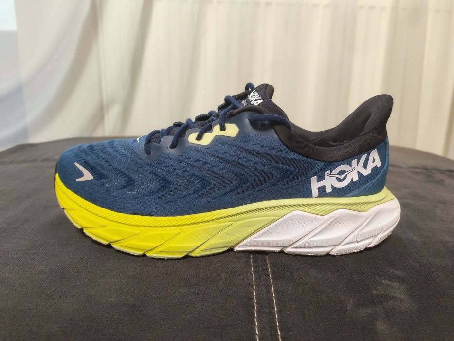Adidasi de alergat Hoka Arahi 6